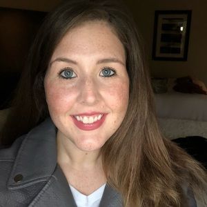 Meet your Posher, Stefanie